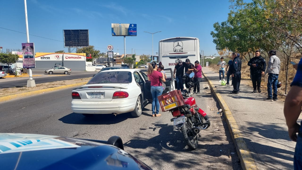 Motociclista Se Queda Sin Frenos Frente Al Parque 87 Y Termina Debajo