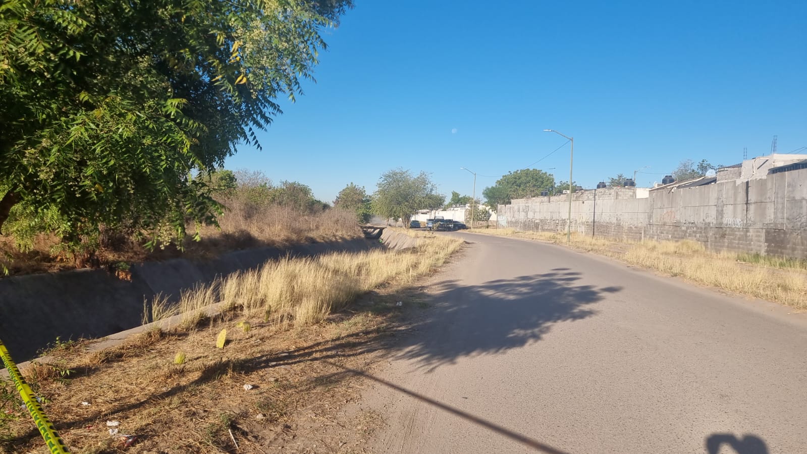 Arrojan Cuerpo Sin Vida De Un Hombre En Dren De Colinas Del Bosque