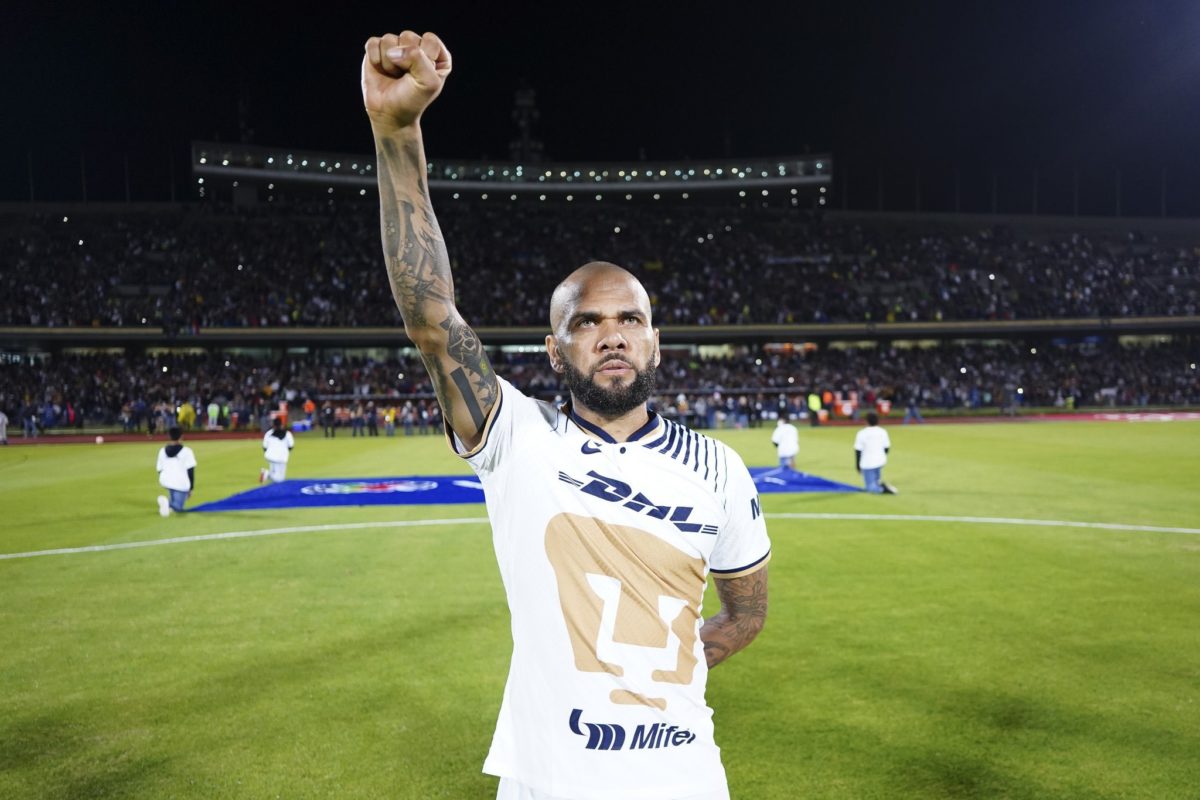 Mazatlán FC arruina el debut de Dani Alves con los Pumas de la UNAM