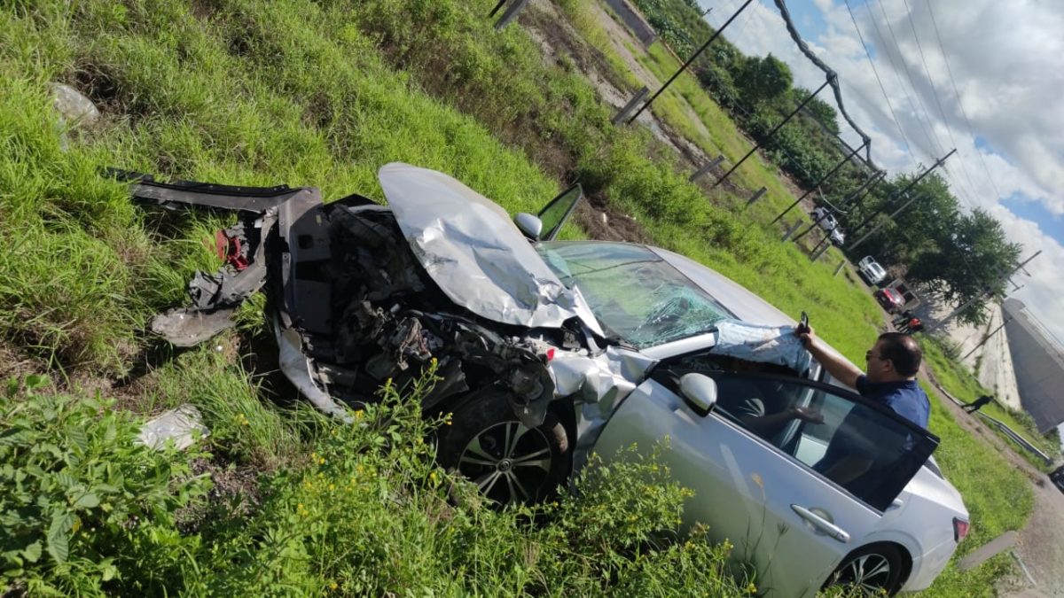 Cuatro lesionados tras choque por alcance en la maxipista Culiacán-Mazatlán