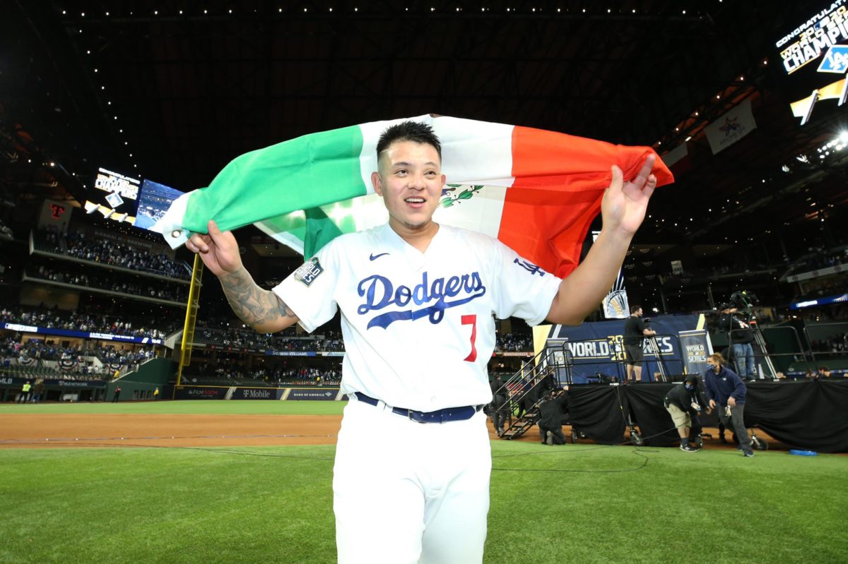 Julio Urías anuncia que jugará con México en el Clásico Mundial de Beisbol