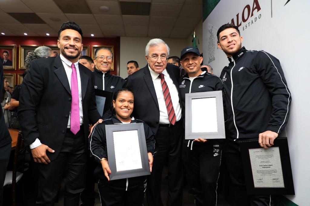 Rocha Moya entrega el Premio Estatal del Deporte 2022