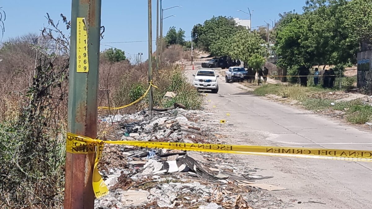 Arrojan cadáver de un hombre con un mensaje encima en Colinas del Bosque