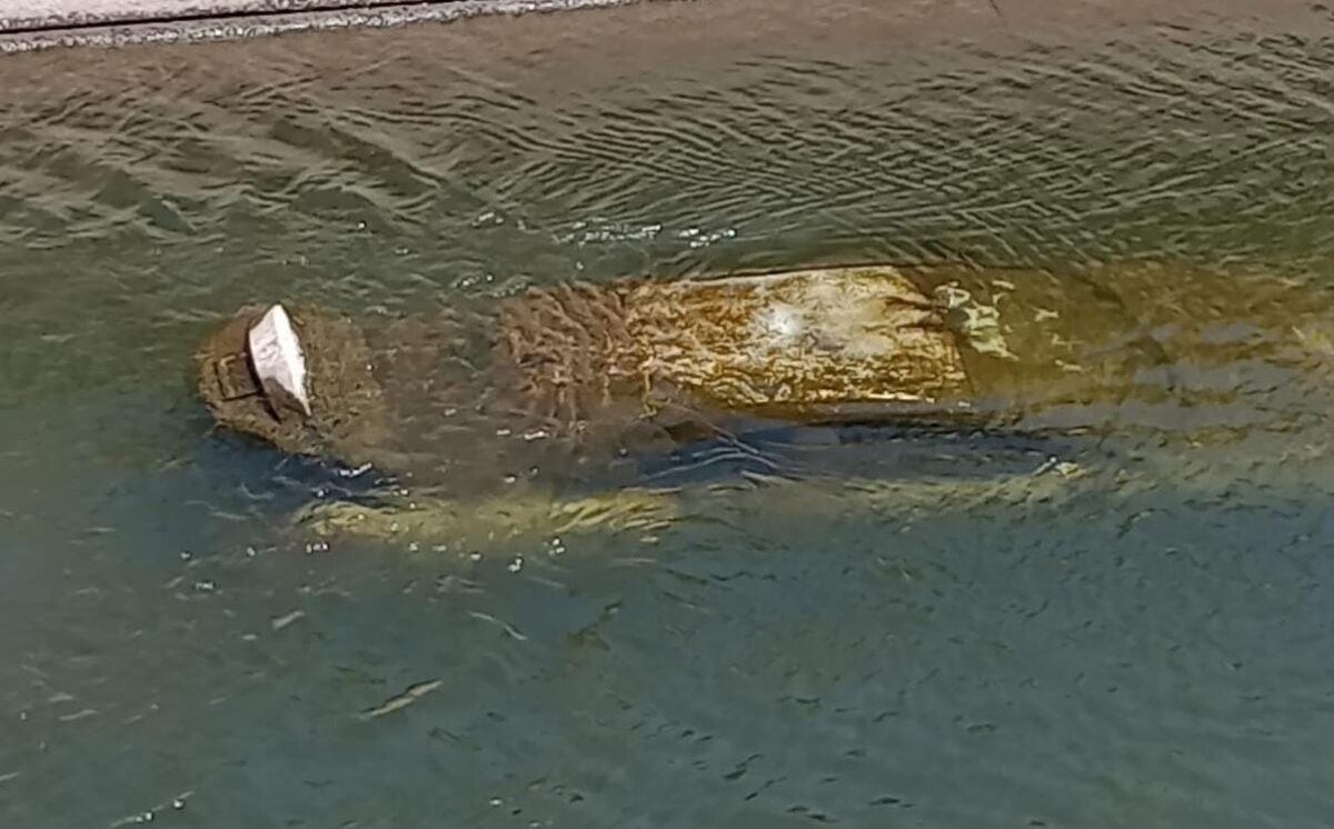 Localizan un Mercedes Benz con reporte de robo dentro de canal en El Limón de los Ramos