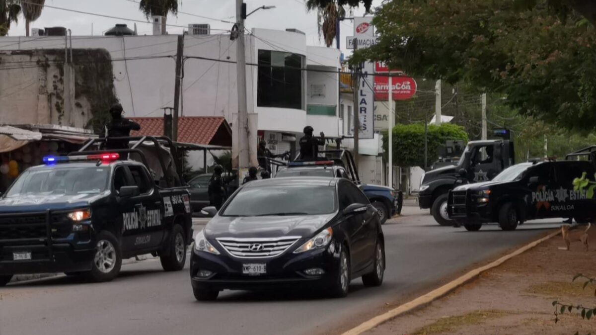 Reportan narcobloqueos en Navolato tras operativo de las fuerzas de seguridad