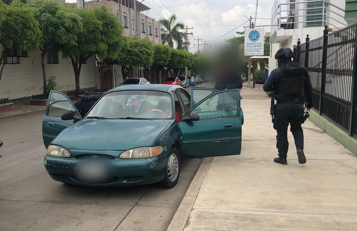 Policía Estatal Preventiva recupera un vehículo con reporte de robo en Culiacán