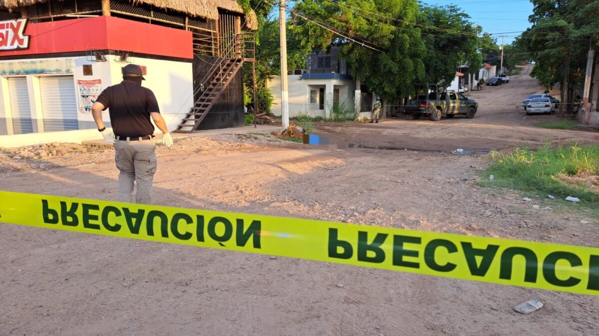 Asesinan de cuatro balazos a un joven en la colonia Los Huizaches
