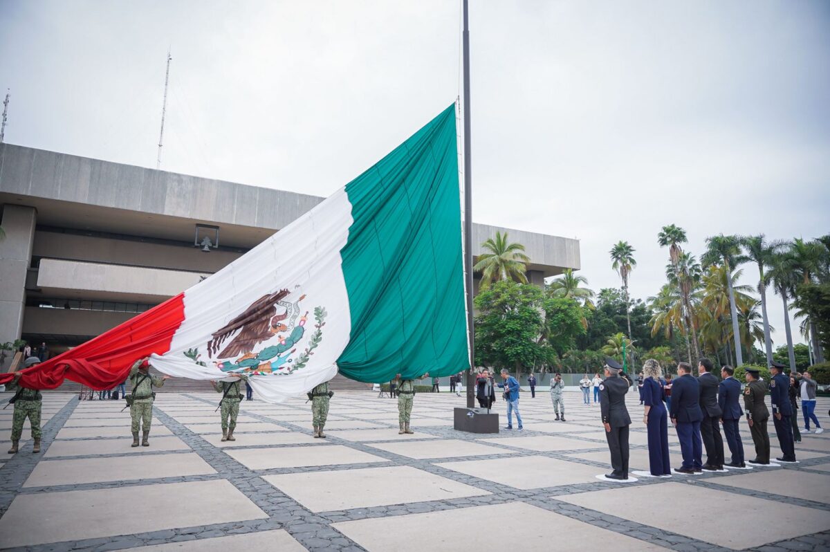 Autoridades conmemoran aniversario de la Fuerza Aérea Mexicana