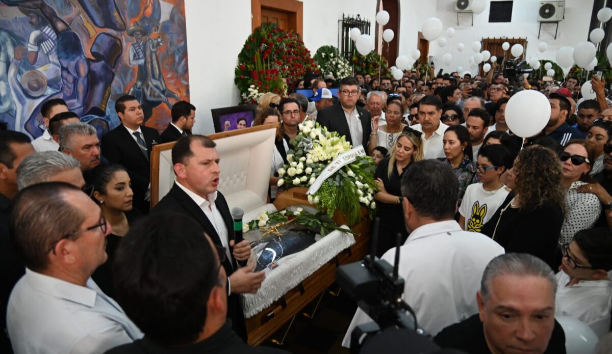 La UAS brinda emotivo homenaje de cuerpo presente al ex rector Héctor Melesio Cuén