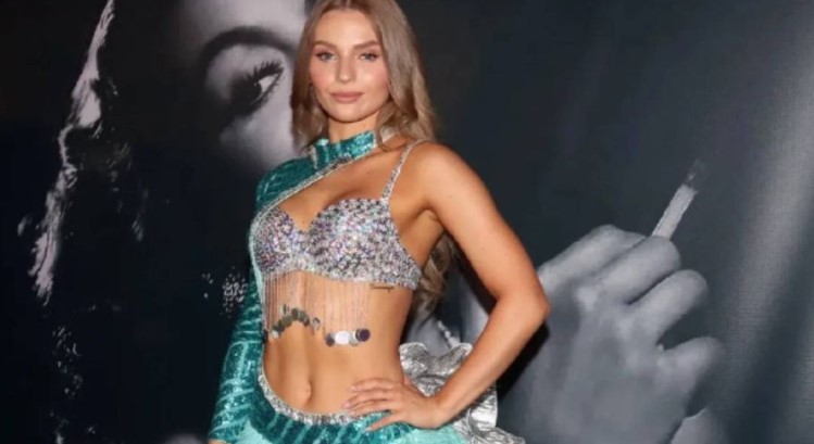 Irina Baeva se sostiene como protagonista de la obra teatral «Aventurera»