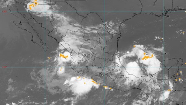 La onda tropical 15 avanza y causará lluvias este domingo en Sinaloa