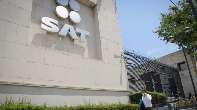 Aprueban reforma para que funcionarios del SAT, CFE y Pemex porten armas