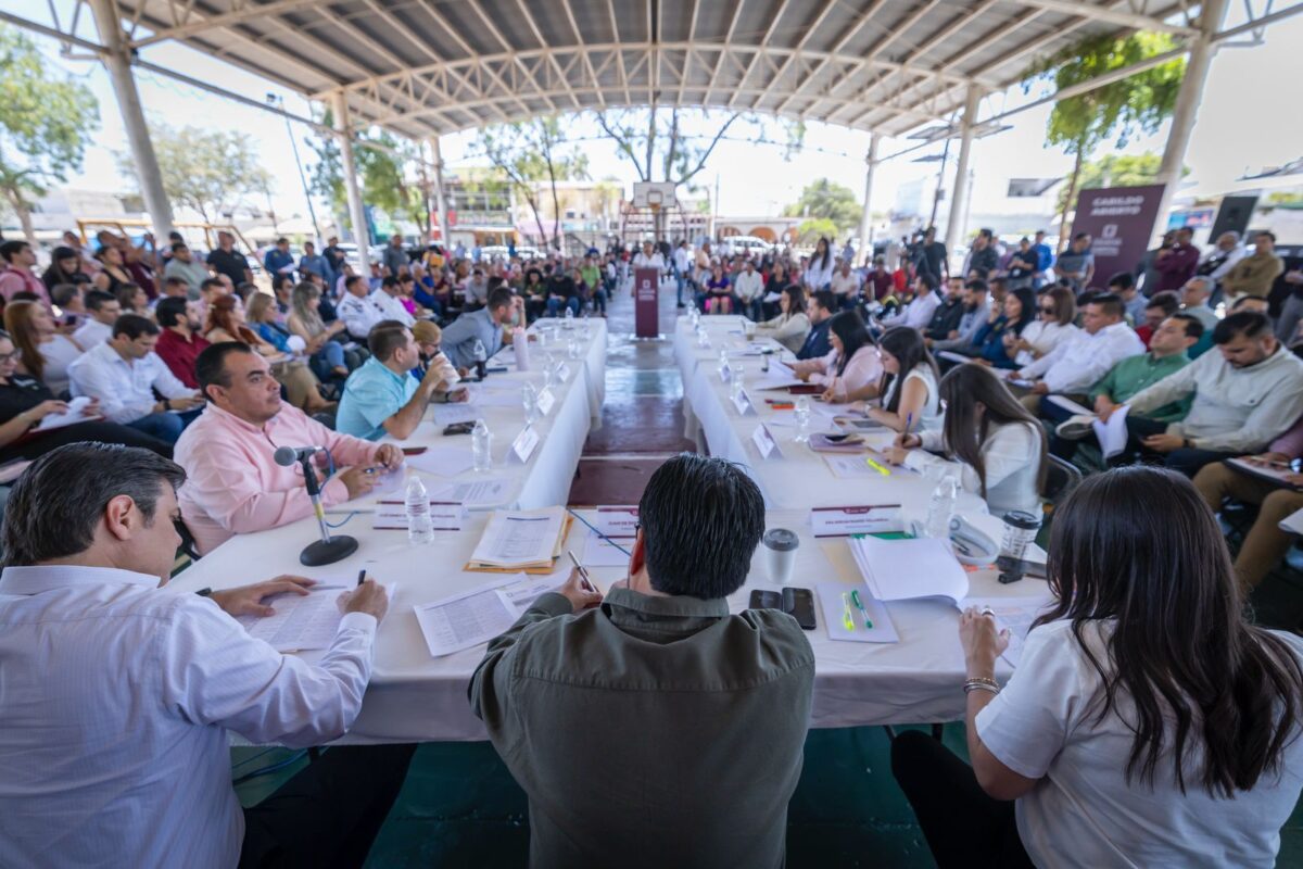 Atiende Juan de Dios Gámez a ciudadanía con la Sesión de Cabildo Abierto en Aguaruto