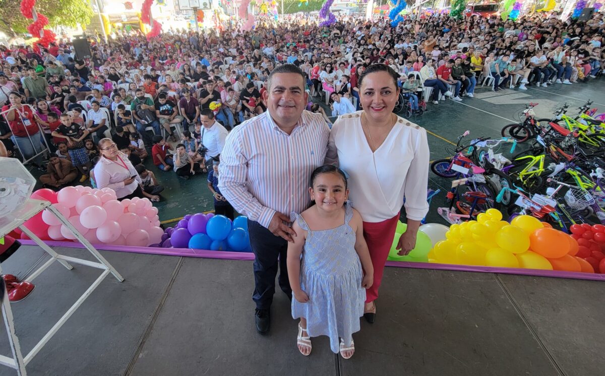 Multitudinario festejo del Día de la Niña y del Niño en Navolato