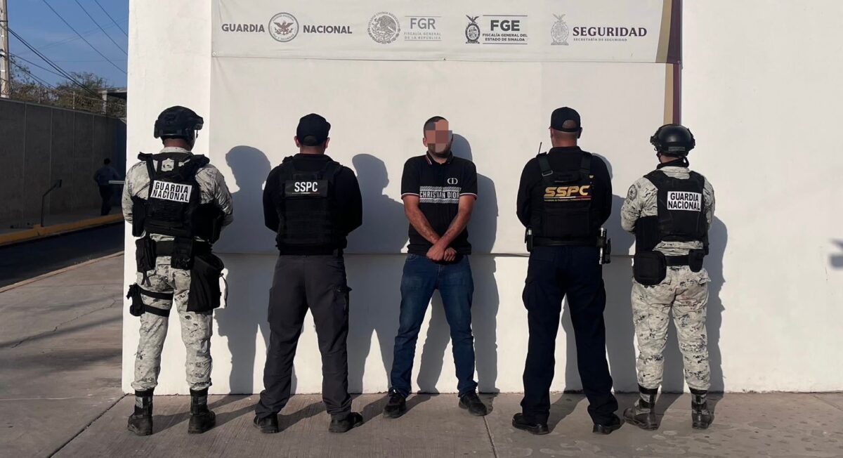 Tras enfrentamiento, detienen a un hombre con armas y vehículos en Culiacán